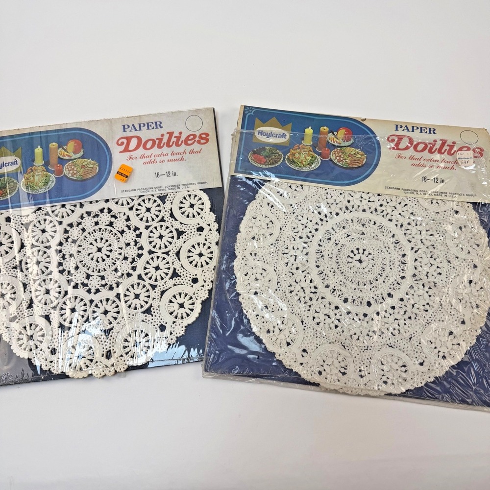Roylcraft  16  - 12" ‎ Paper Doilies  Round White Vintage unopened